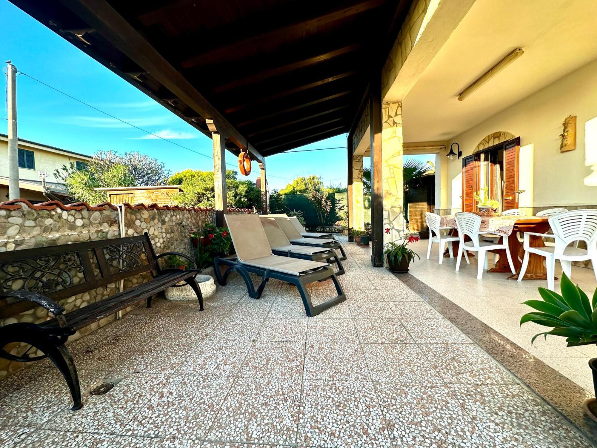 Casa Del Sole Apartment Campofelice Di Roccella Exterior photo