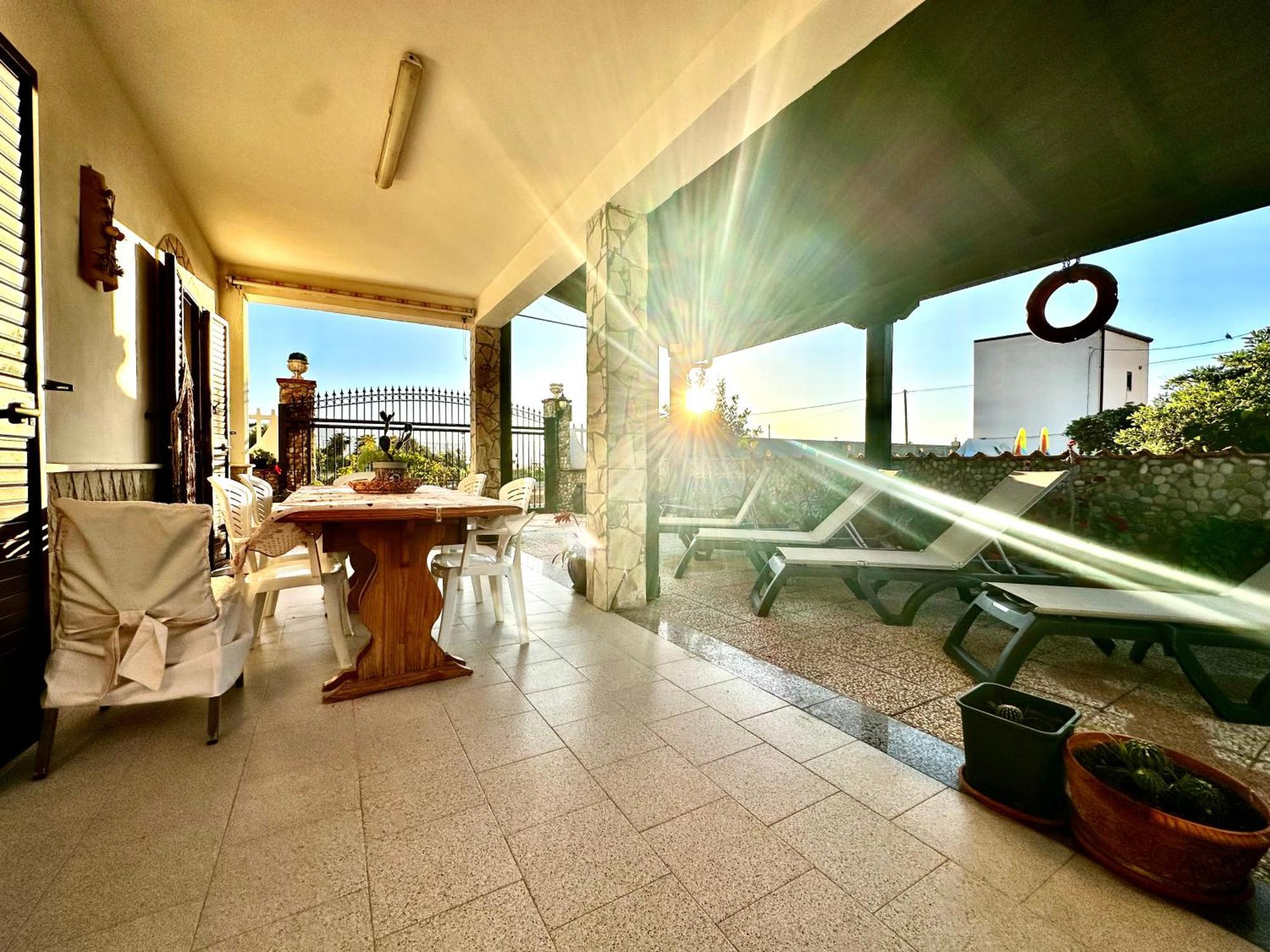 Casa Del Sole Apartment Campofelice Di Roccella Exterior photo